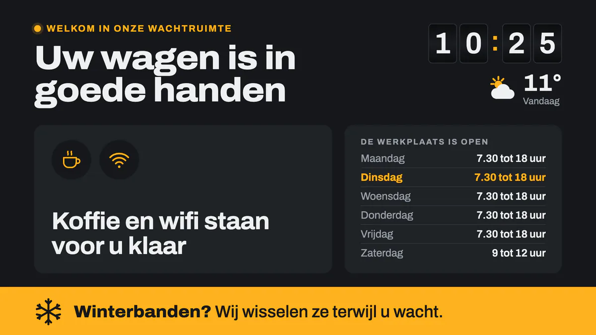 Scherm in de wachtruimte van een garage met de tijd, het weer, koffie en wifi voor wie wacht, de uren van de werkplaats en winterbanden die gewisseld worden terwijl u wacht
